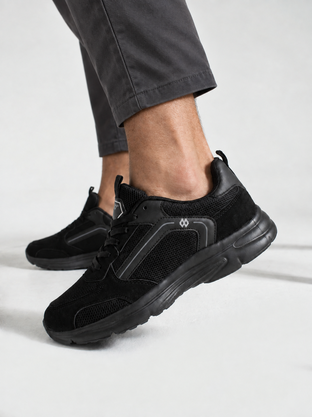 Siyah Nefes Alabilen Kumaş Faylon Taban Bağcıklı Sneaker